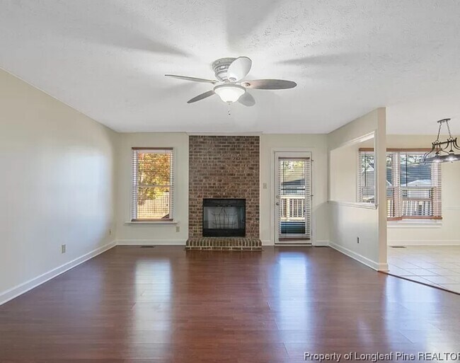 Building Photo - 6466 Brookshire St