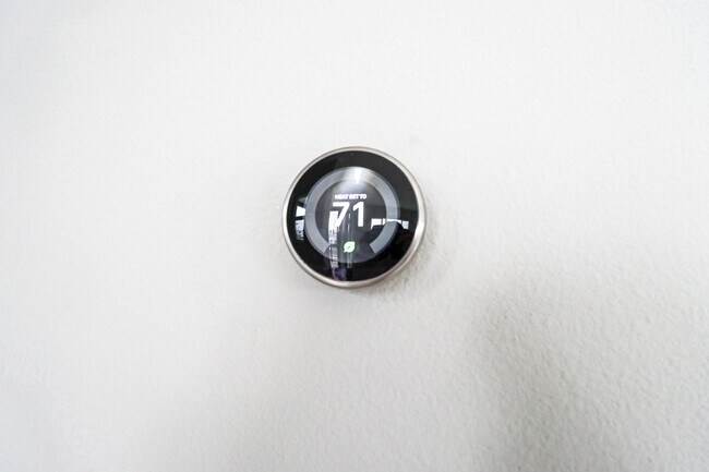 Foto del edificio - 2049 W Rosecrans Ave