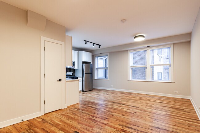Foto del edificio - 655 W Wrightwood Ave