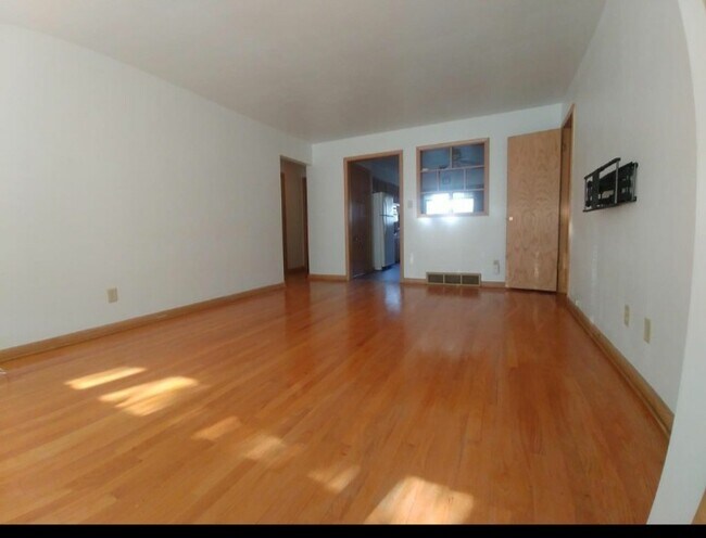 Living room - 4334 N 92nd St