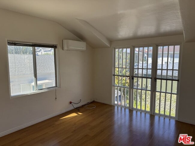 Foto del edificio - 409 N Monterey St