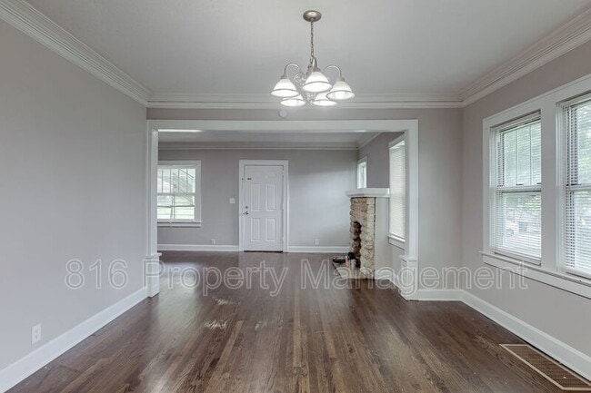 Building Photo - 2431 E 68th St