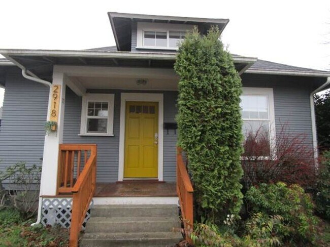 Building Photo - Charming 3 Bedroom Craftsman in North Tacoma