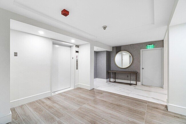 Building Photo - 3407 S Ocean Blvd
