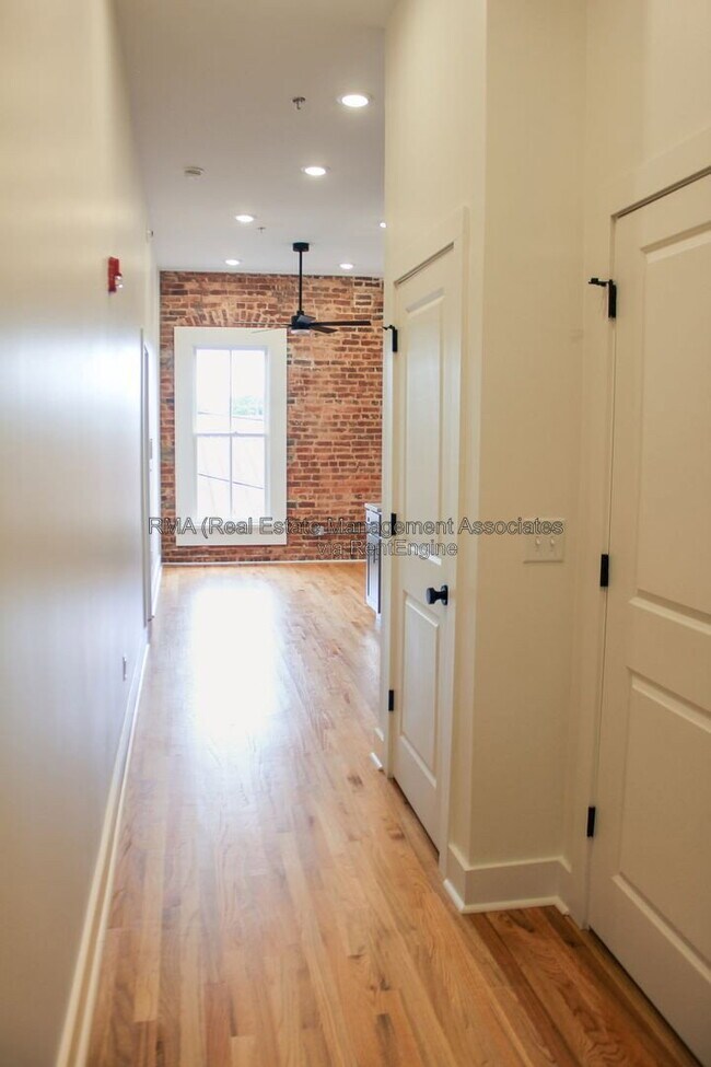 Building Photo - 6 Zebulon Street