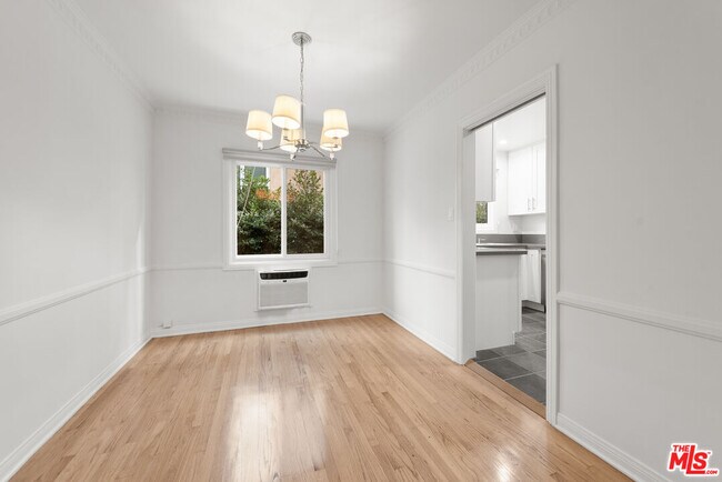 Foto del edificio - 1208 N Crescent Heights Blvd