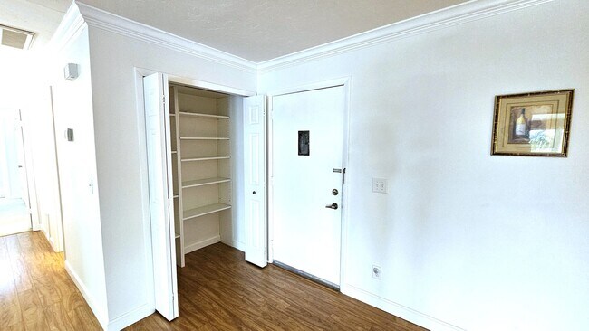 Foto del edificio - 1935 Cobia Dr