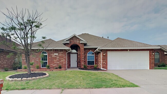 Building Photo - Beautiful 4 Bedroom 2.5 Bath Home + Office...