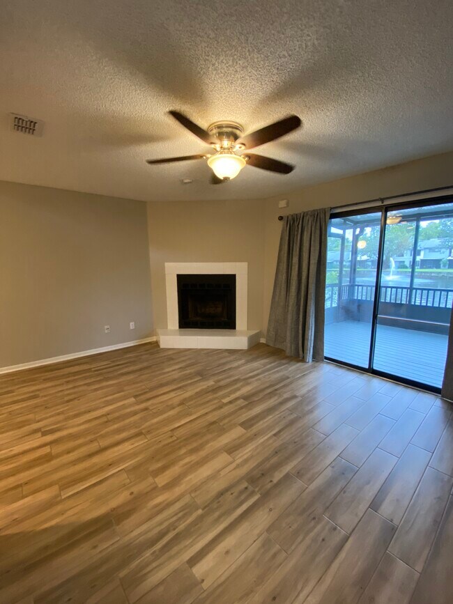 Living room - 9360 Craven Rd