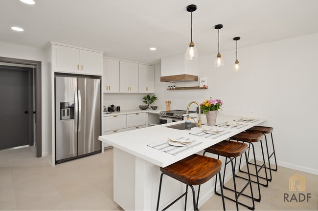 Foto del edificio - Refined Living in a Timeless Designed Home!