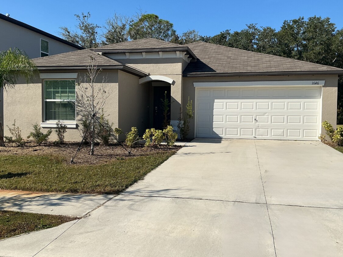 Foto principal - Spacious 4BR Single-Story in Lakeland