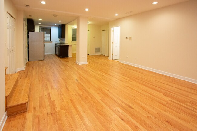 Building Photo - 5232 N Campbell Ave