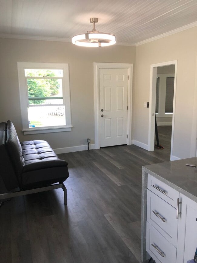 Building Photo - NEW! Fully Remodeled 1BR – Walk to Oceanside Beach