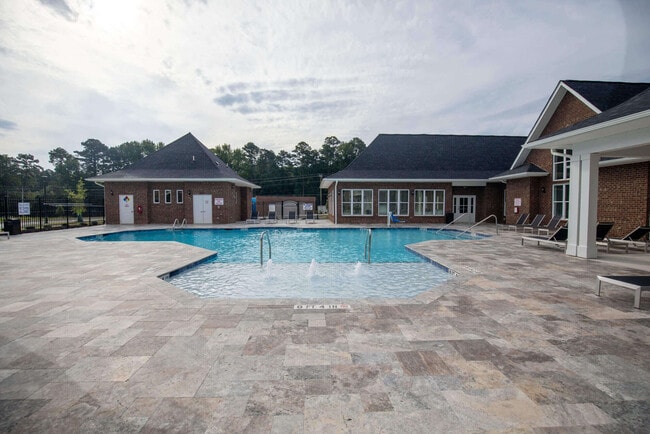 Building Photo - Palisades at Hickory Creek