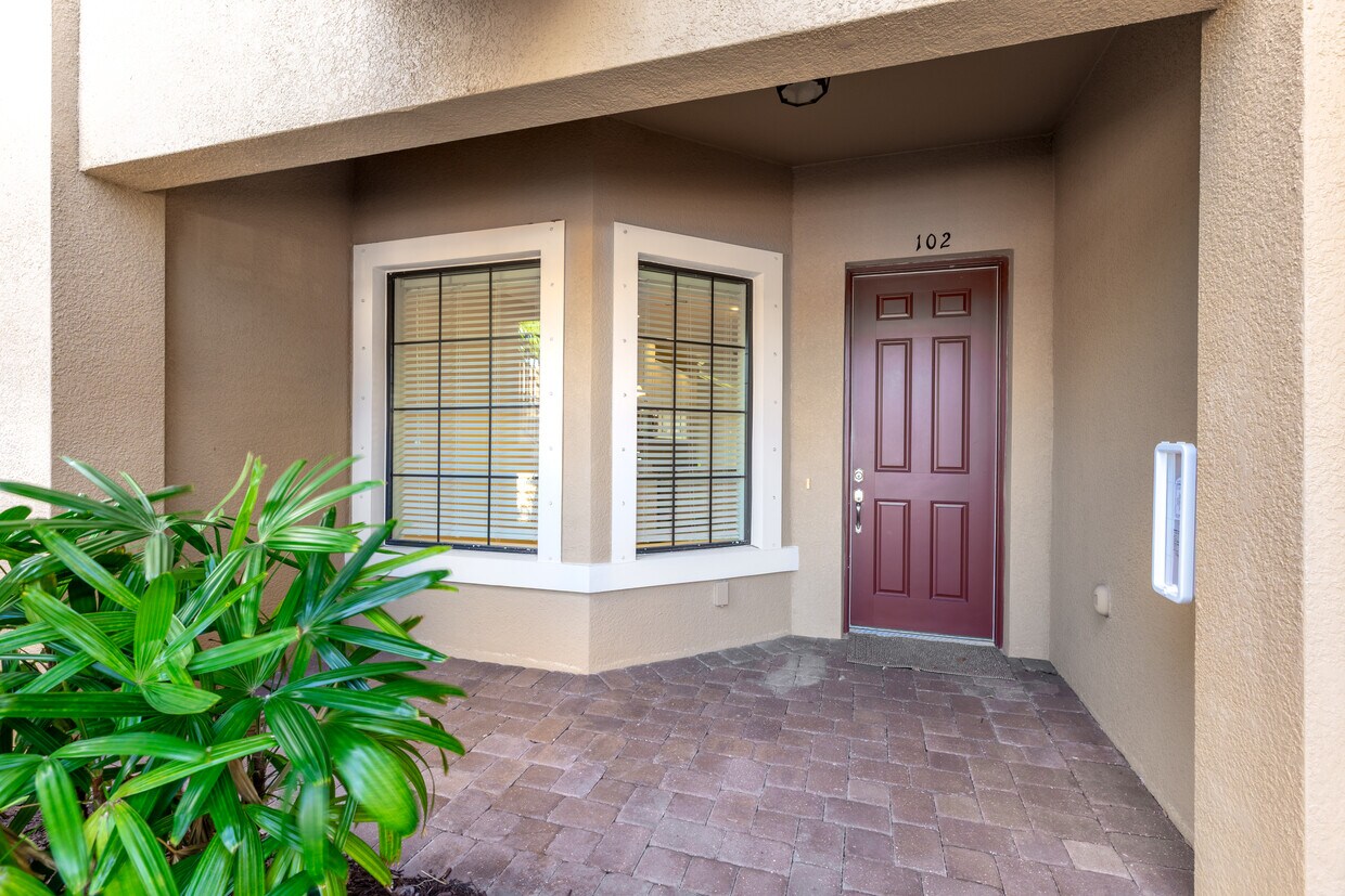 Inviting Ground-Floor - 12710 Sorrento Way (Bradenton, FL)