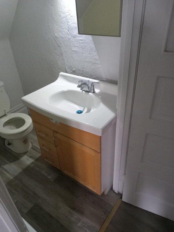 1139 5th Ave Unit 5, East McKeesport, PA 15035 Room for Rent in East