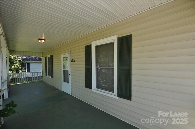Building Photo - 1731 Perfection Ave