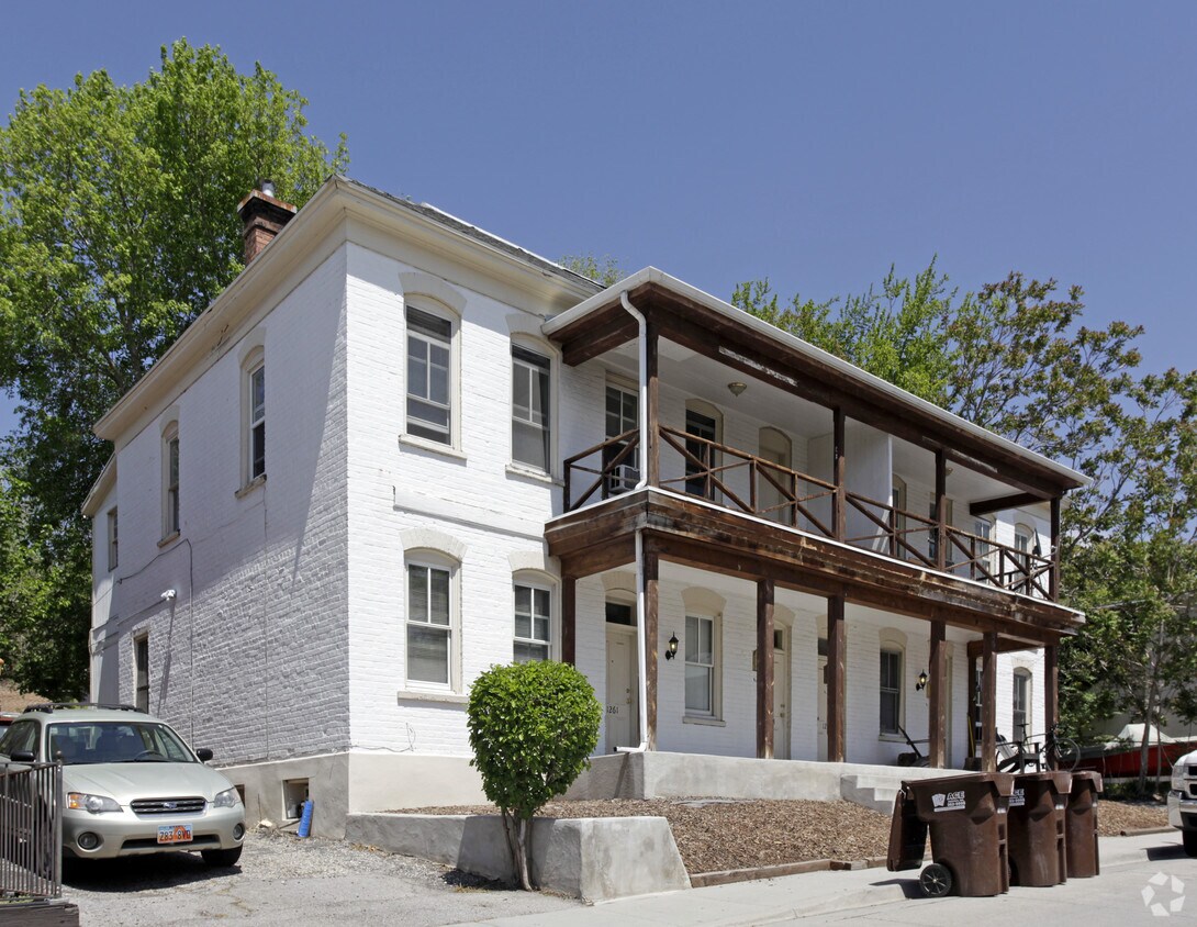 Primary Photo - 1261 Alameda Ave