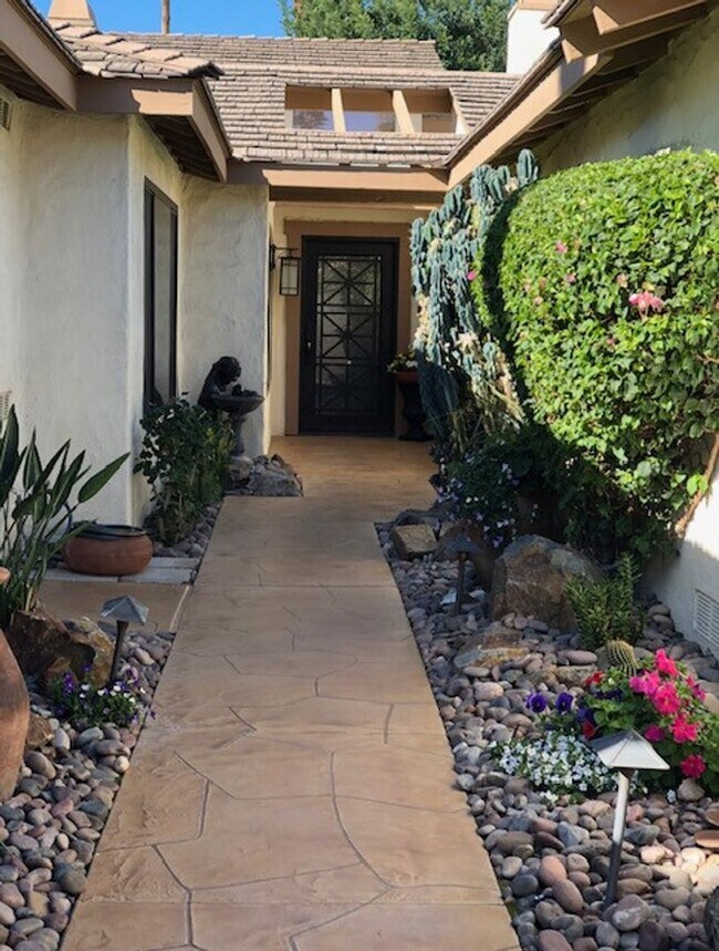 Foto del edificio - 3 Bedroom Condo for rent in Palm Desert, CA