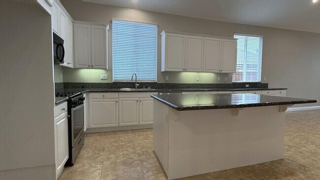 Building Photo - 36289 Thousand Oaks Pl