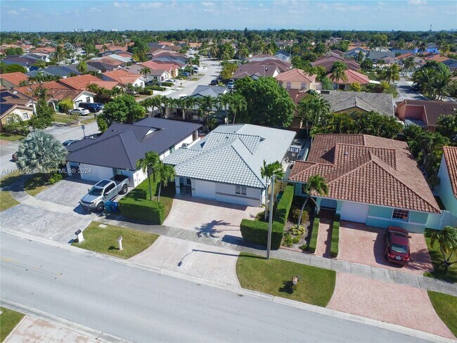 Building Photo - 5261 SW 144th Ave Unit#0 Miami, FL 33175-5717