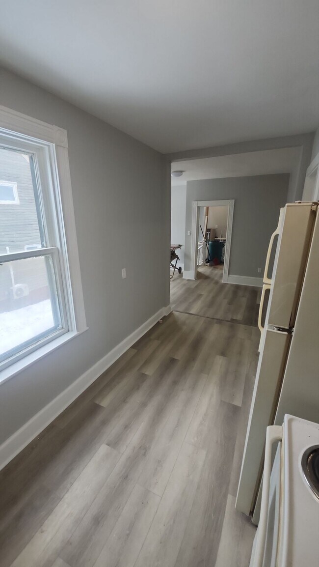 Building Photo - 48 Queen St