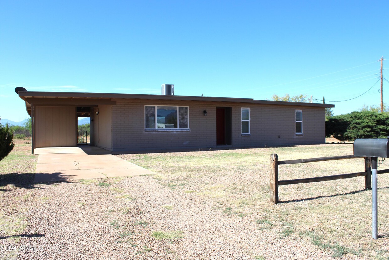 Primary Photo - 214 E Hamel Rd