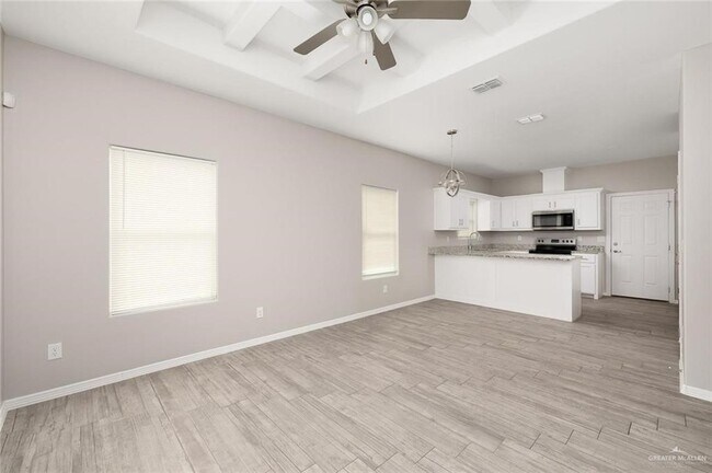 Building Photo - 1718 Davenport St