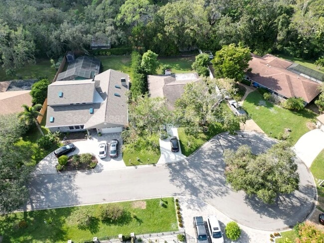 Photo - 423 Whispering Oaks Ct House