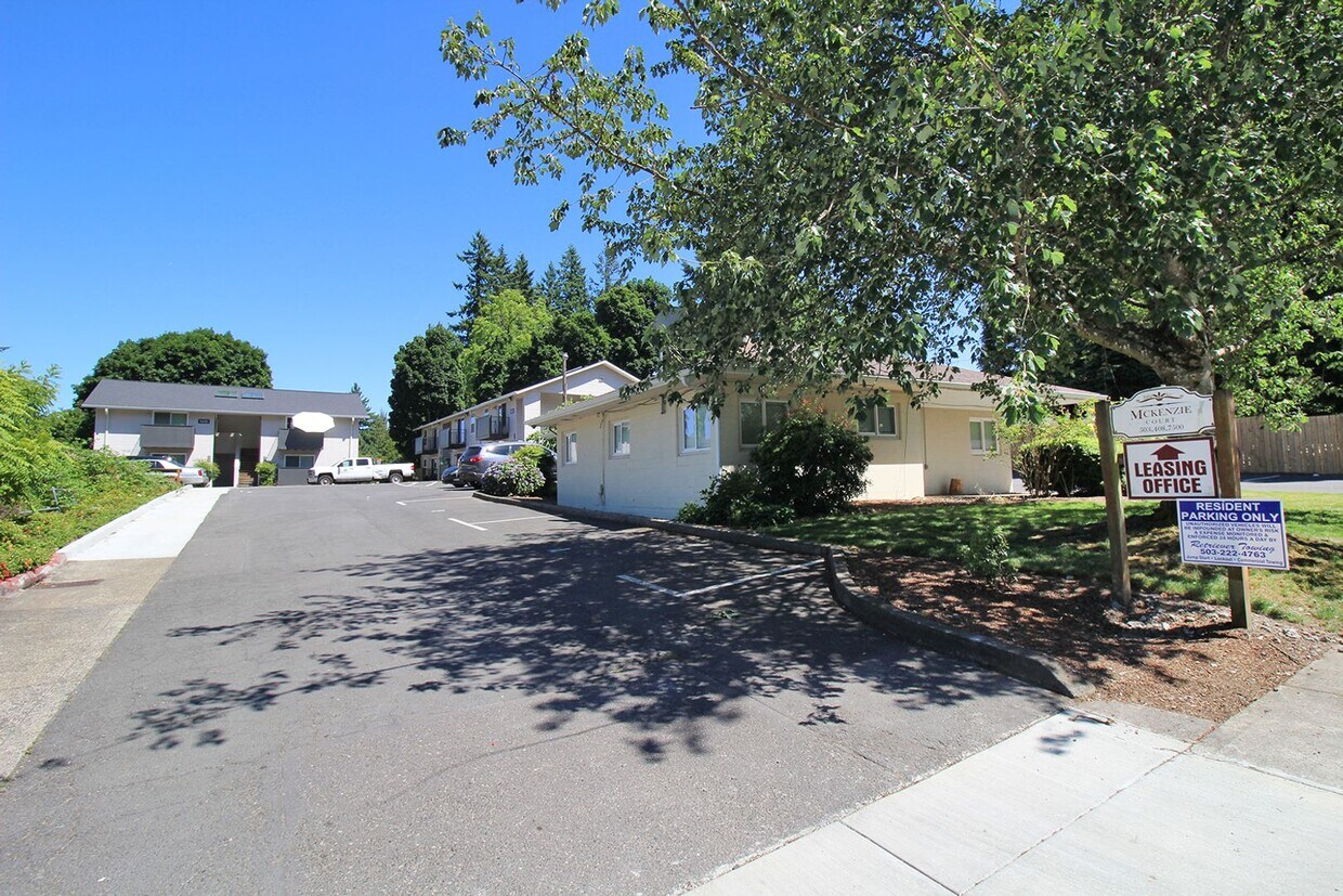 Primary Photo - 1432-1422-1428 NE 160th Ave