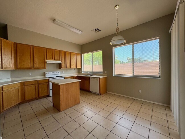 Foto del edificio - 3 Bedroom - 2 Bath - 1435 Sq. Ft. Home in ...