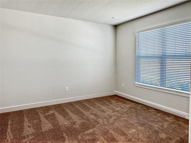Foto del edificio - 15209 Willow Ridge Dr