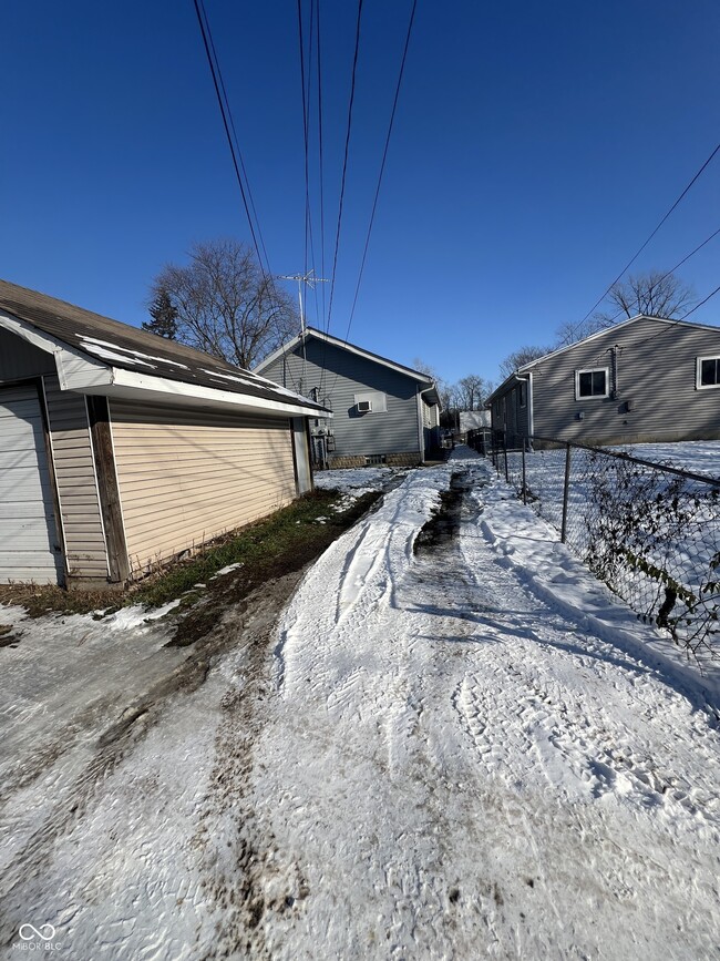 Building Photo - 918 N Kealing Ave