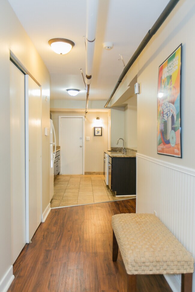 Foto del edificio - 419 E 46th St