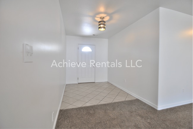 Building Photo - 1248 N 550 W