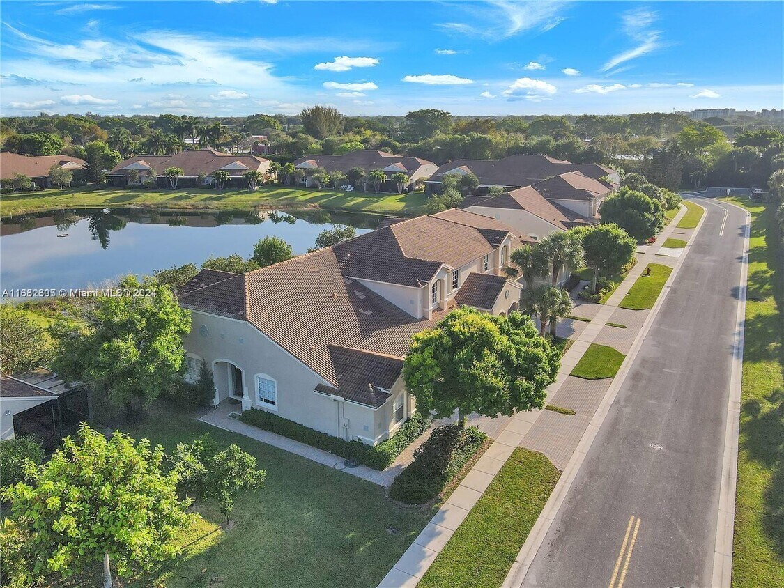 Primary Photo - 23089 Addison Lakes Cir
