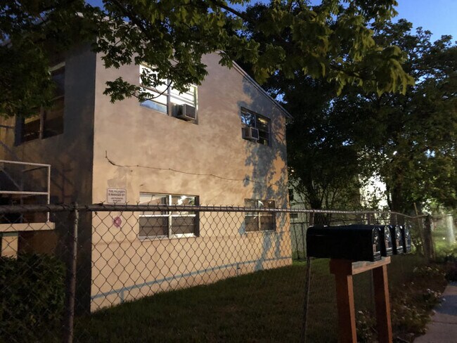 Foto del edificio - 2760 SW 2nd St