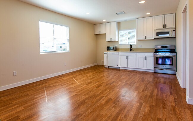 Building Photo - 3809 Rose Ave