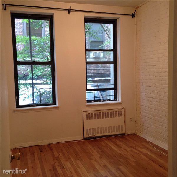 Building Photo - 226 W 20th St