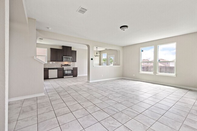 Foto del edificio - **Winter Special: 4 Weeks Free!!** Charming 3-Bed, 2.5-Bath Home with Modern Upgrades!