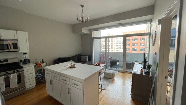 Kitchen / Living Room - 630 N Franklin St