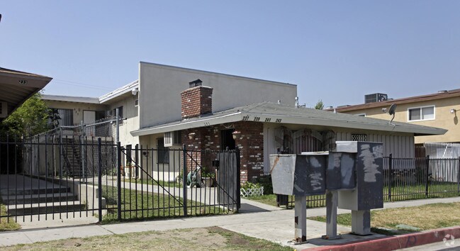 Primary Photo - 205-236 W Jackson St