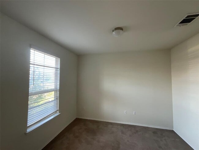Building Photo - 136 Bonnet Blvd
