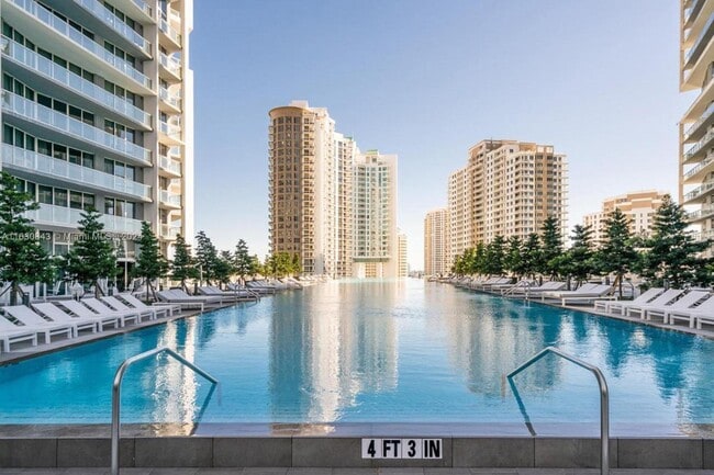 Foto del edificio - 495 Brickell