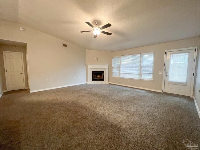 Building Photo - 8651 Ramble Woods Dr