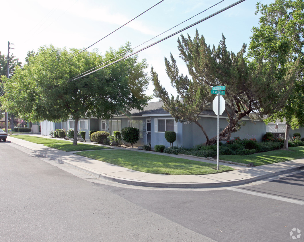 Primary Photo - 1090 N Villa Ave