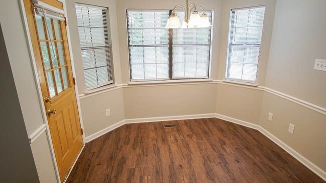 Building Photo - 344 Stagecoach Way