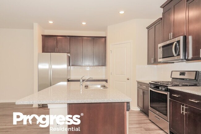 Building Photo - 5872 Hackberry Ln