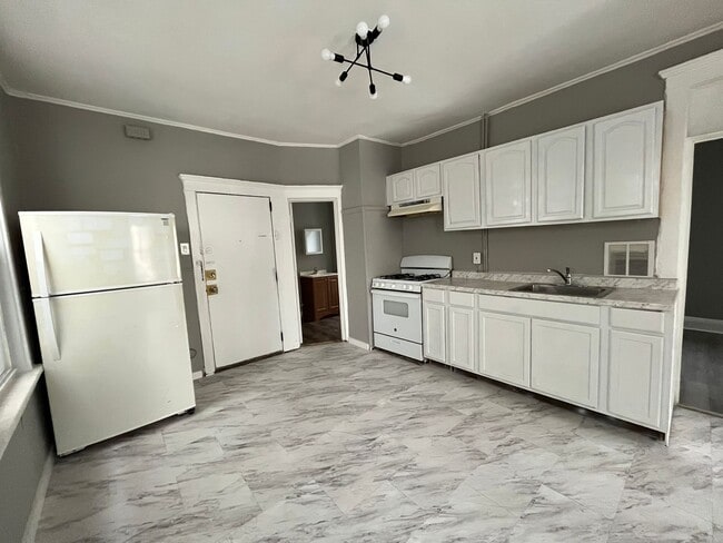 Building Photo - 312 Danforth Ave