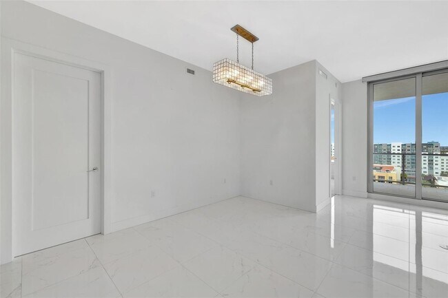 Foto del edificio - 11 S Pineapple Ave